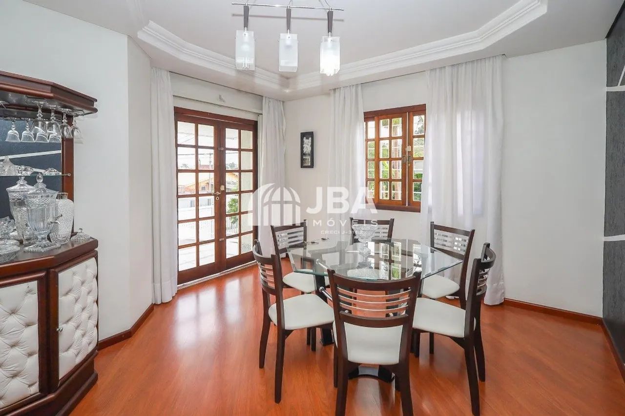 CASA AMPLA, CONSERVADA - SUB-SOLO E EDÍCULA - Foto 5