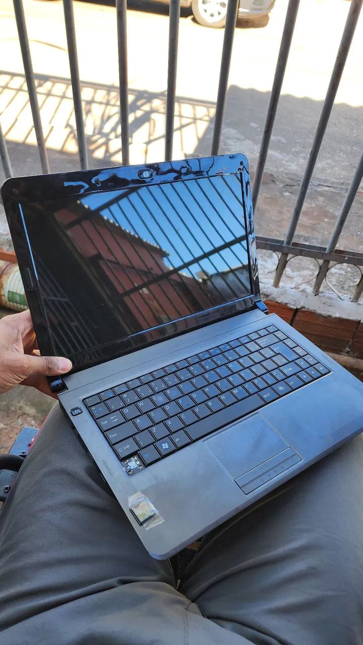 Notebook Positivo Unique para retirada de peças