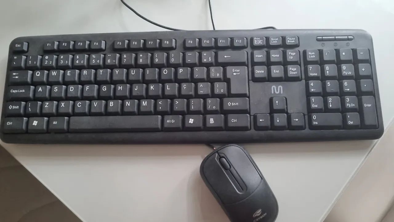 Teclado e mouse usado