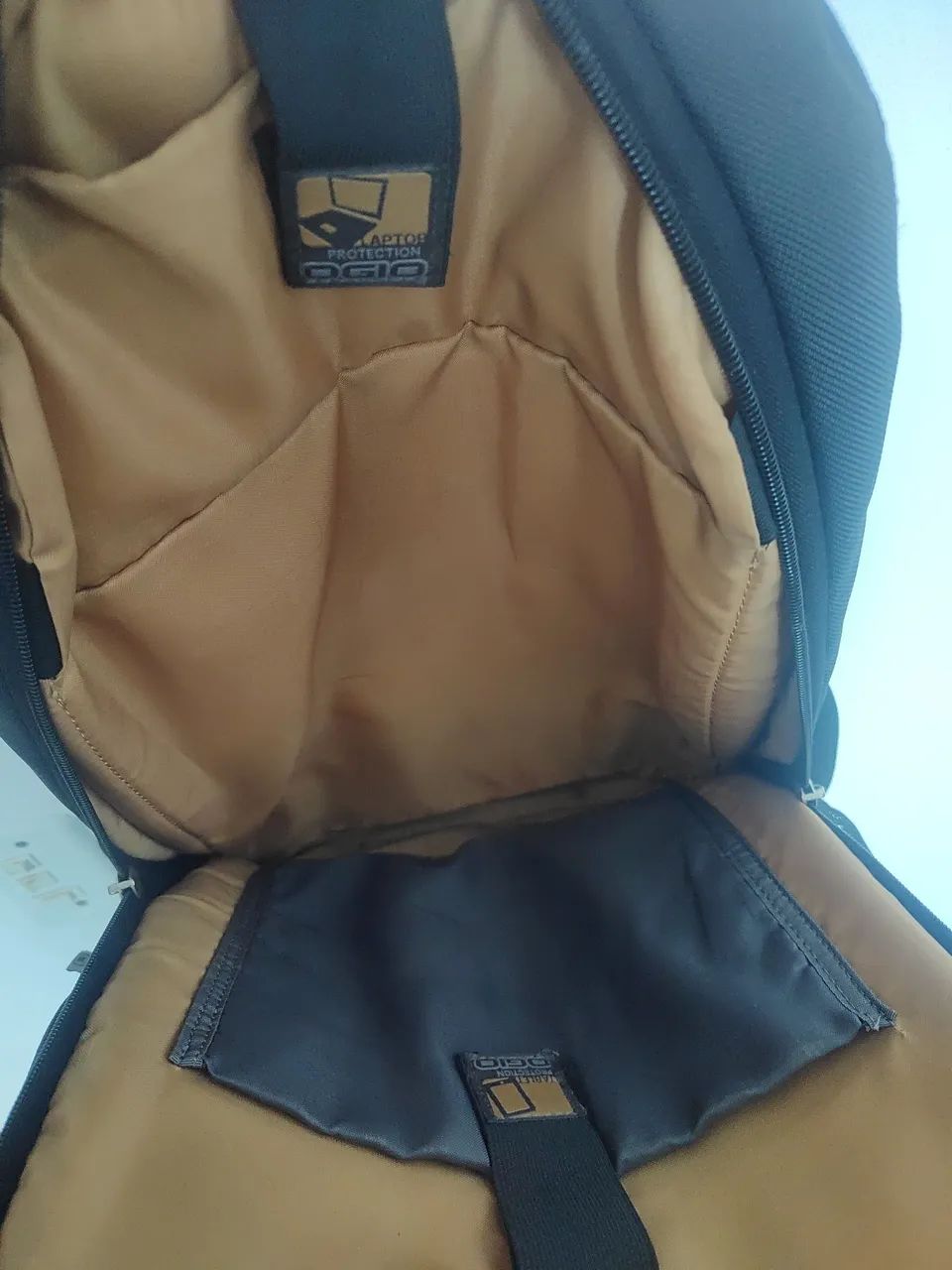Mochila Exclusiva Ogio Netflix  - Foto 5