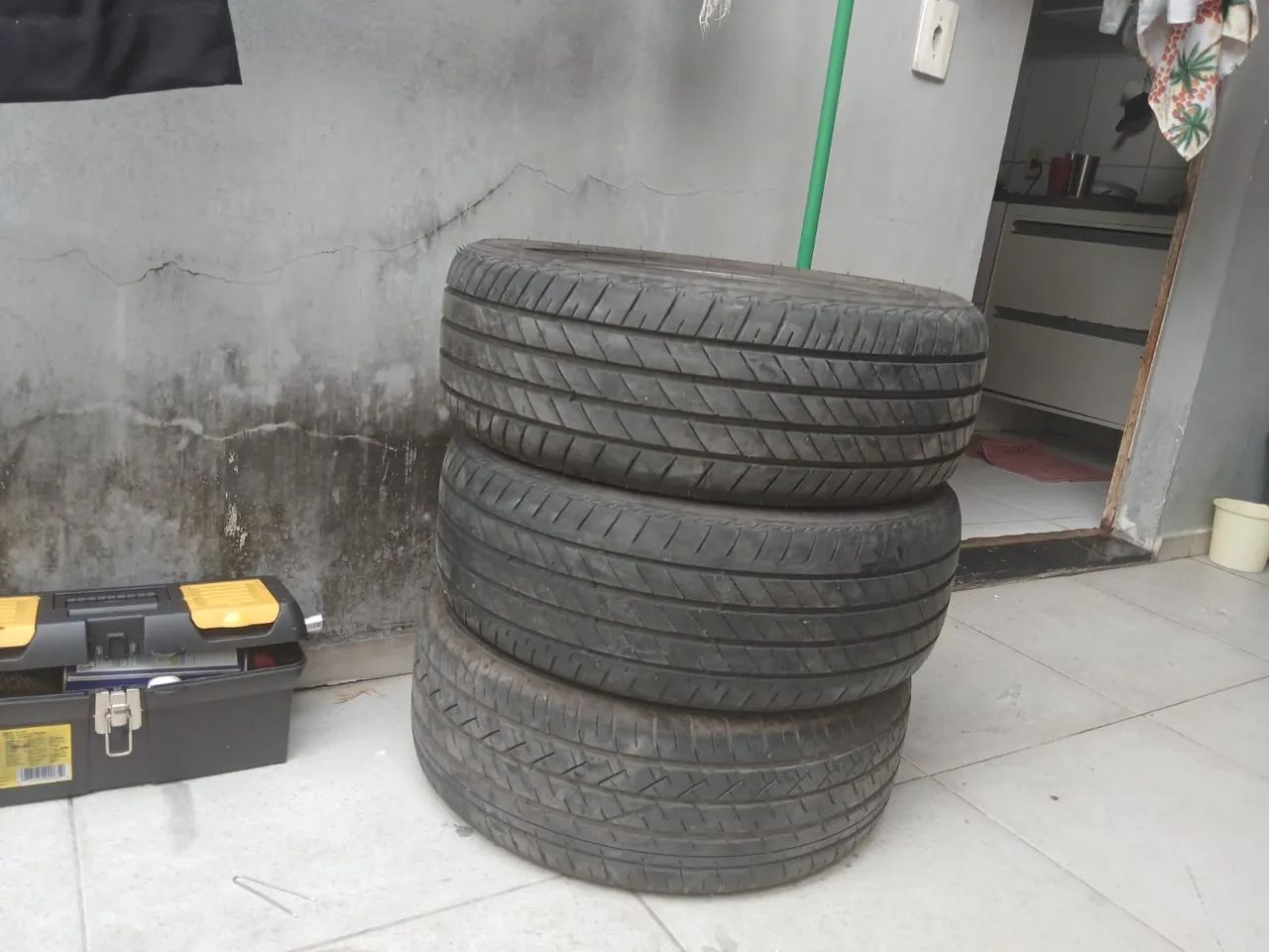 Pneu turanza bridgestone T205/50 17.