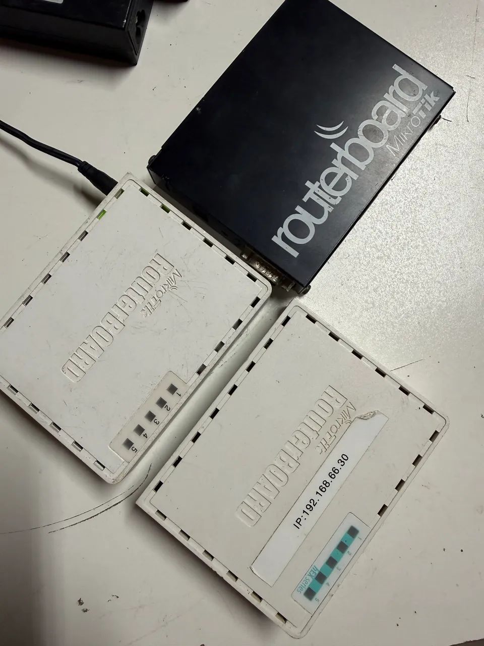 Microtik usado mas funcionando. 