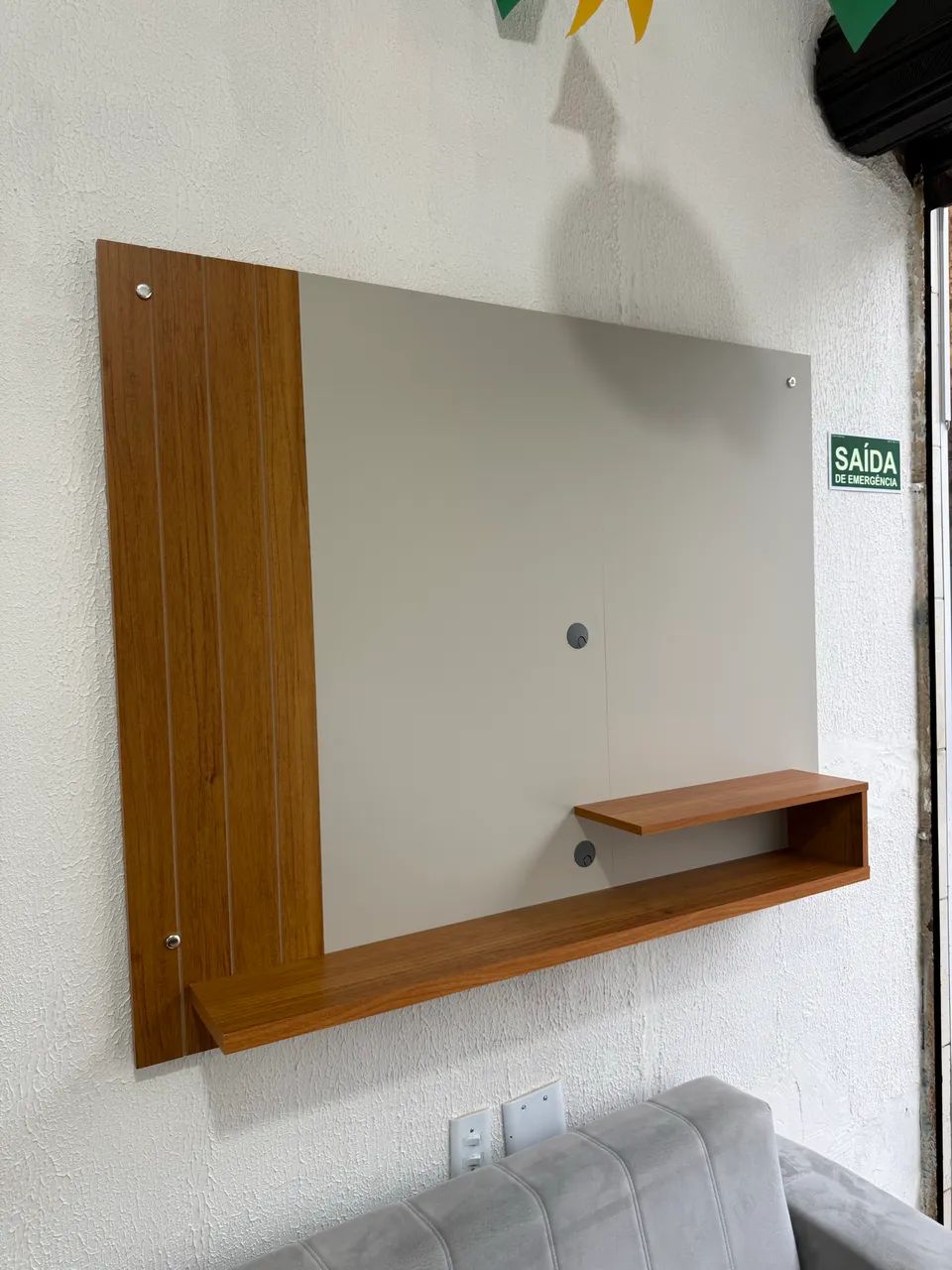 Painel para Tv até 43 polegadas novo disponível 