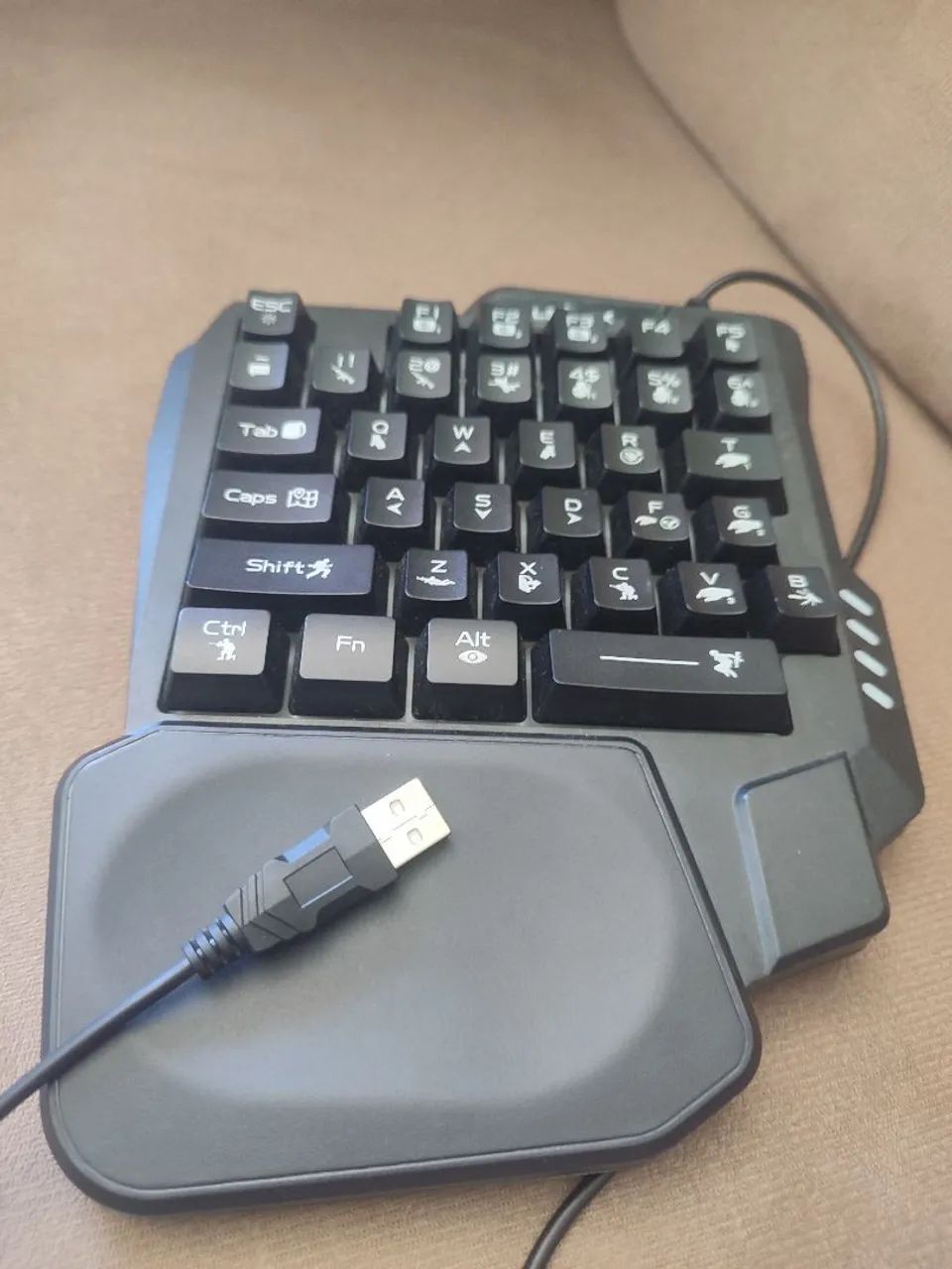 Teclado gamer de uma mão com led  - Foto 3