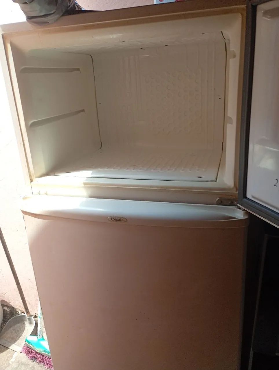 Geladeira funcionando perfeitamente e o casco 