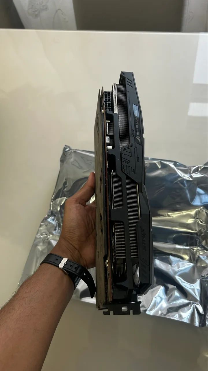 5700XT 8GB ASUS ROG STRIX AMD - Foto 2