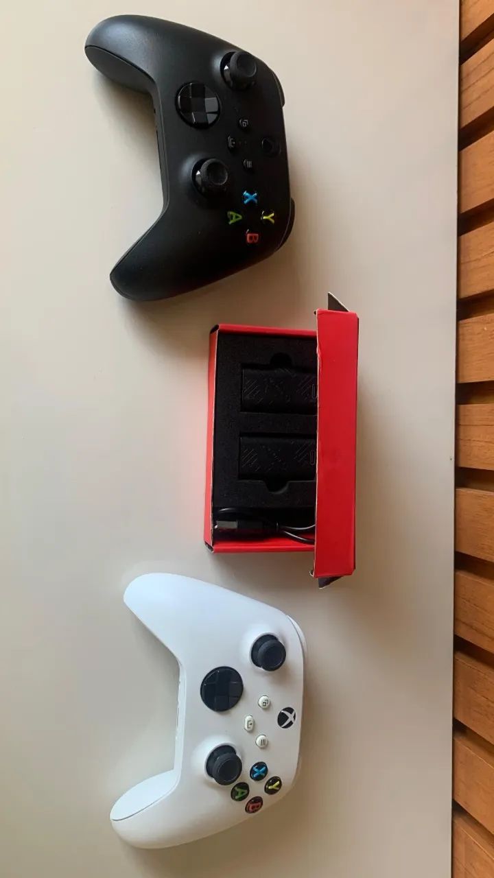 Xbox Series S - 2 Controles - Foto 4