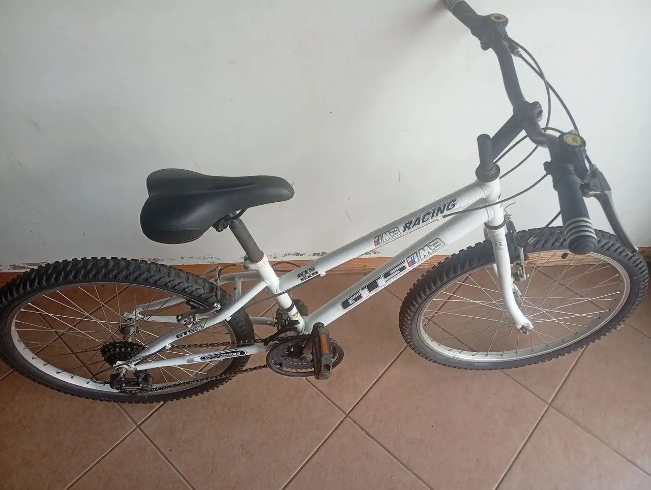 BICICLETA ARO 24 SEMI-NOVA 