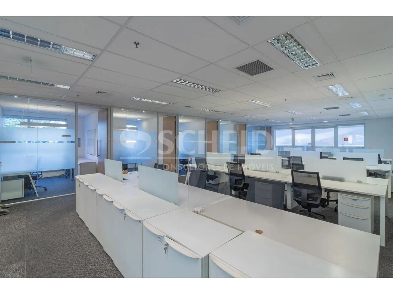 Locação de Andar Corporativo com 592 m² e 24 vagas!