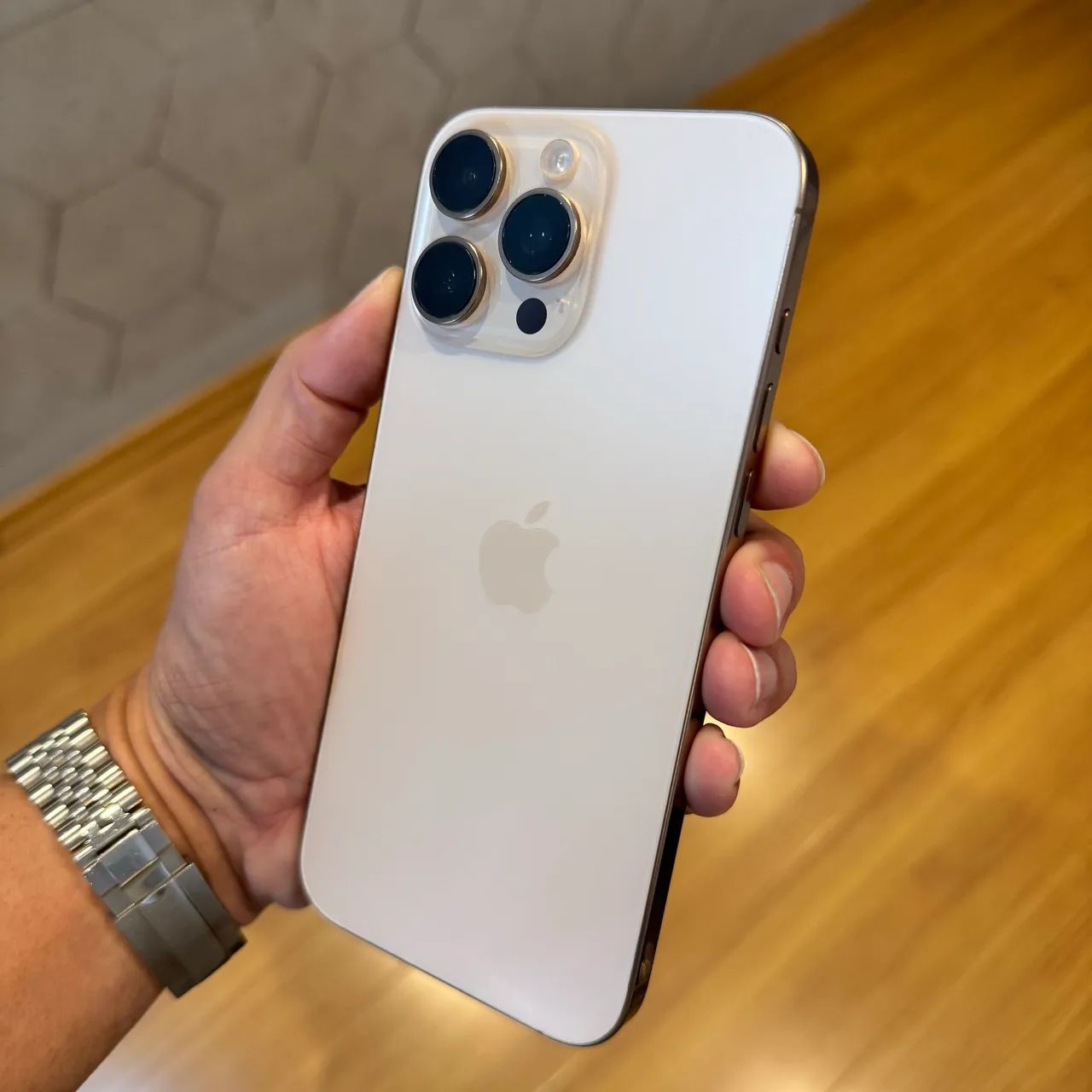 iPhone 16 Pro Max 256gb - Oportunidade  - Foto 3