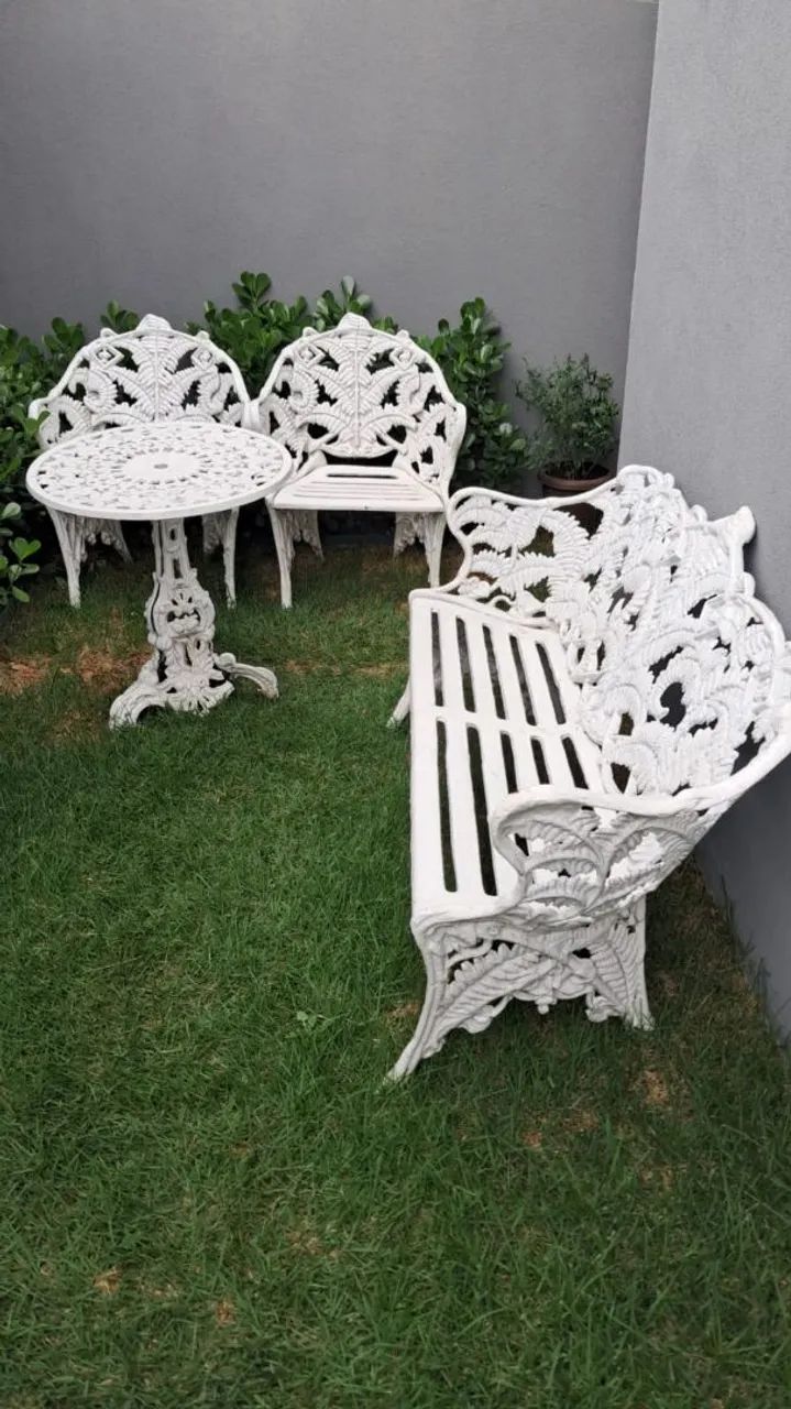 Jogo de bancos e mesa ferro fundido para jardins
