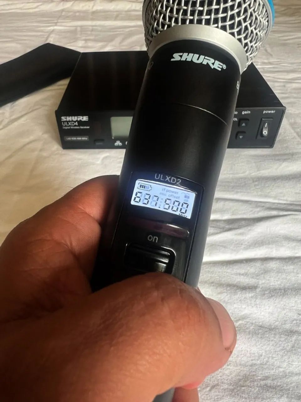 Microfone Sem Fio Shure Beta 58 ULXD2 E Receptor ULXD4 - Foto 3
