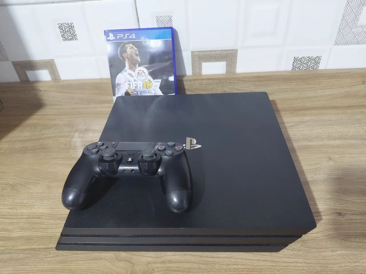 PS4 PRO DESBLOQUEADO Dualshock 4 em perfeito estado  - Foto 4