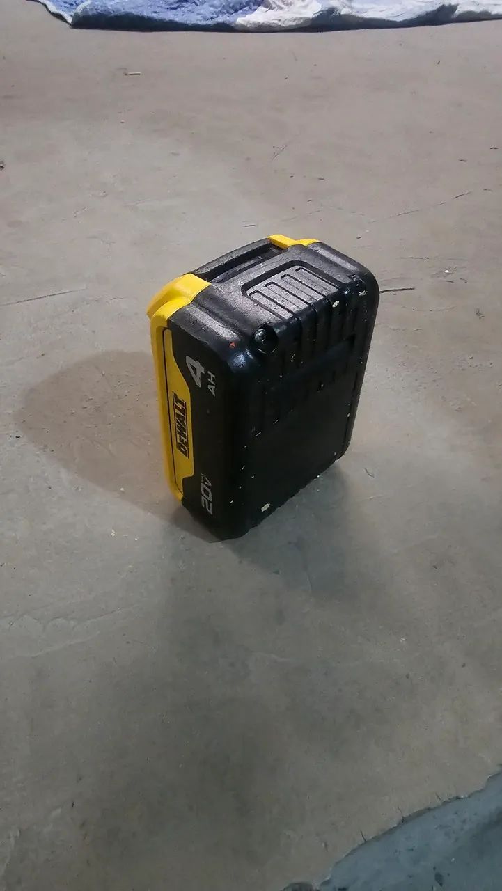 Bateria dewalt 21v 4AH  - Foto 4