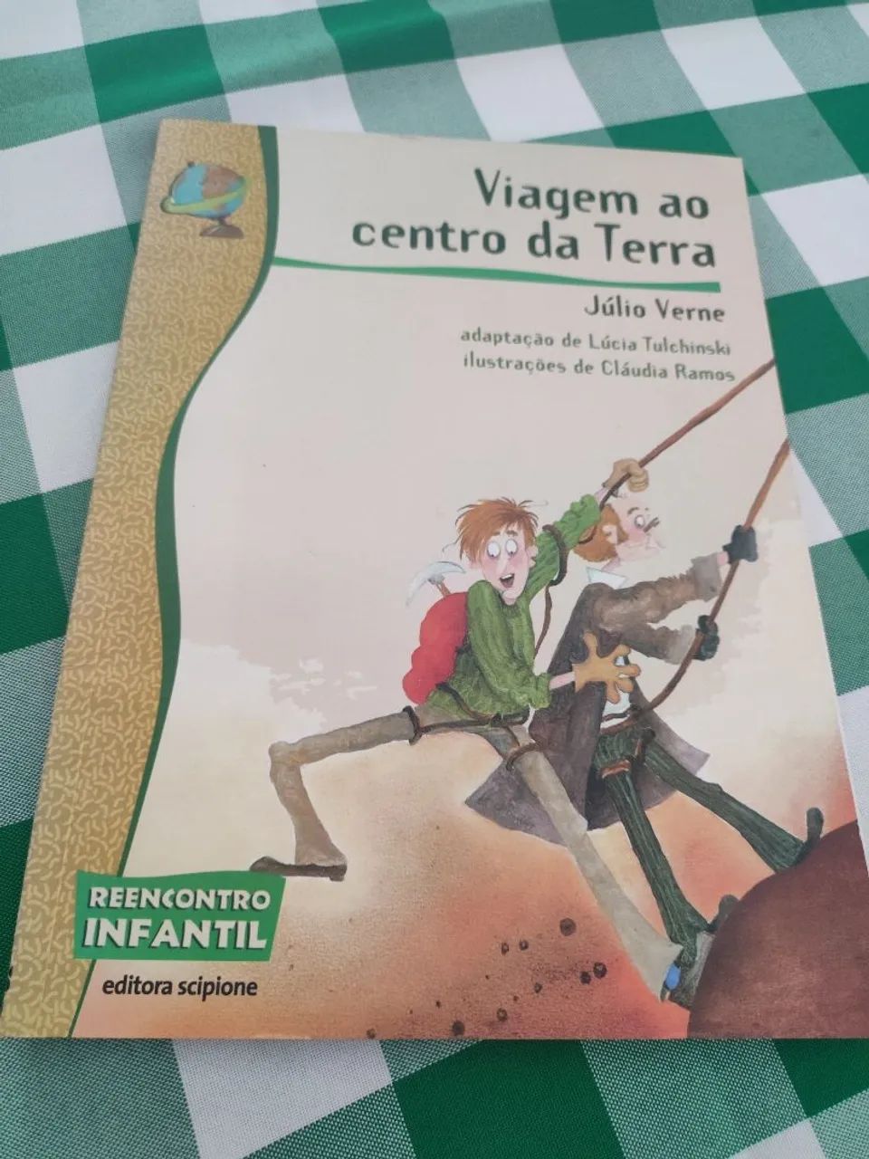 Livro Viagem ao centro da terra 