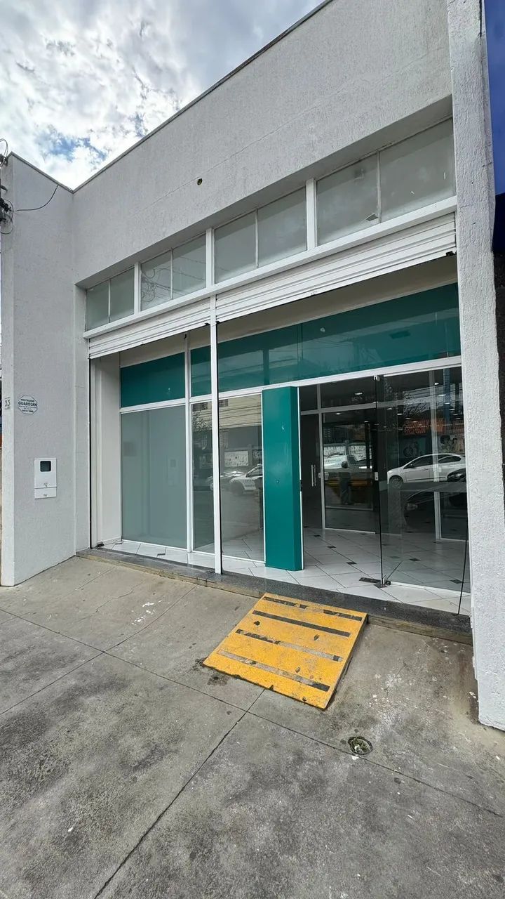 Salão Comercial térreo localizado no centro de Atibaia.