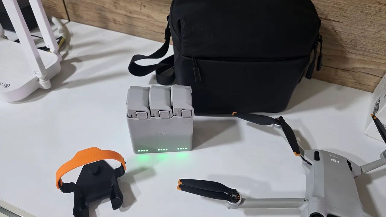 DJI mini 3 PRÓ + combo Fly More - Foto 3