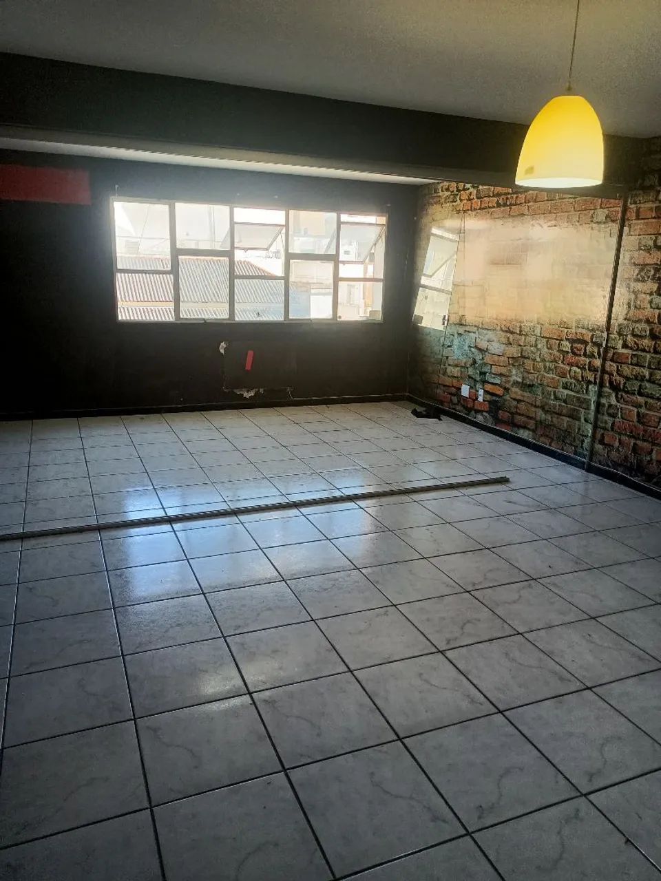 Alugo sala no centro com banheiro próximo shopping popular  - Foto 4