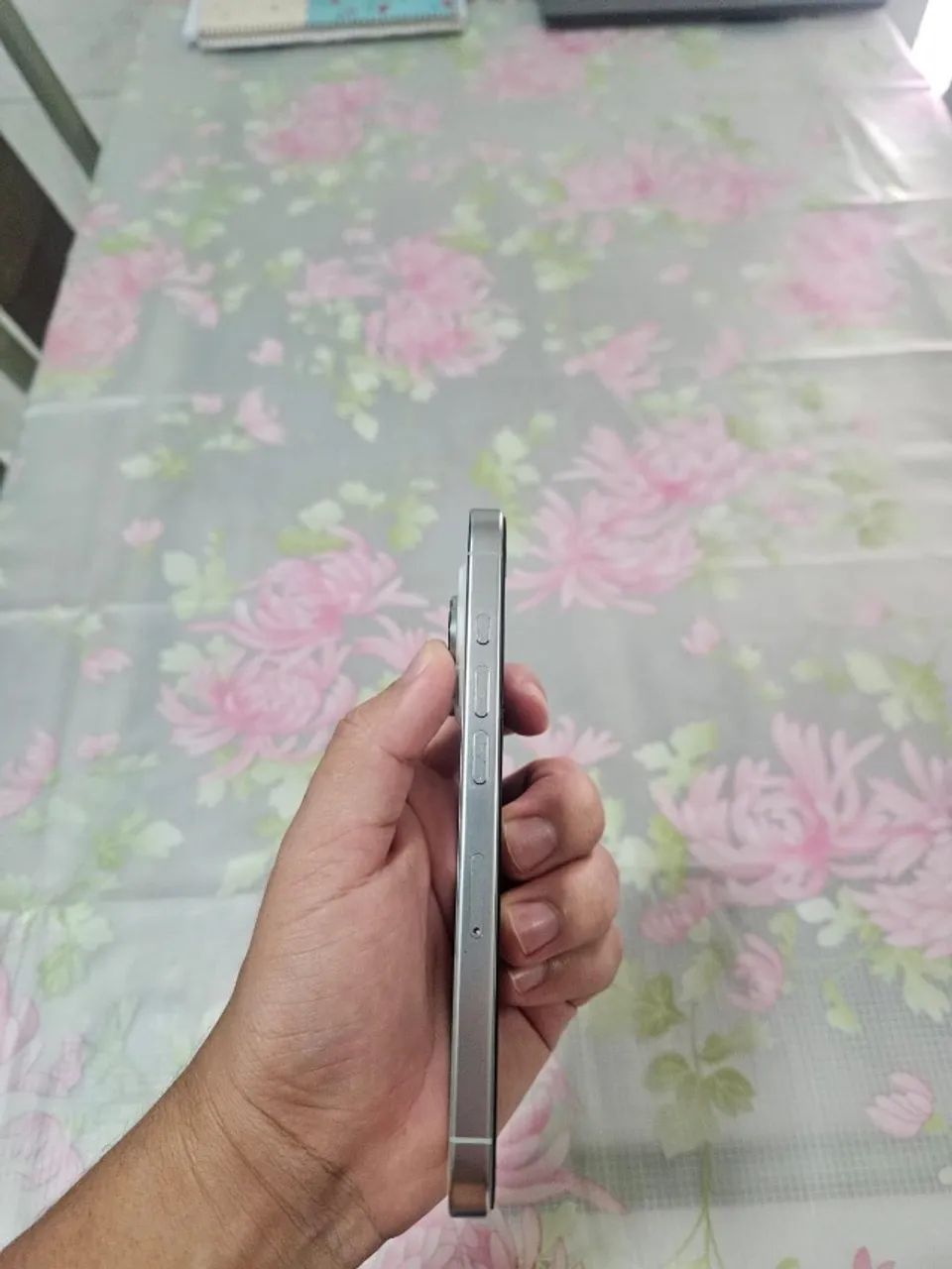 iPhone 16 PRO - Foto 2