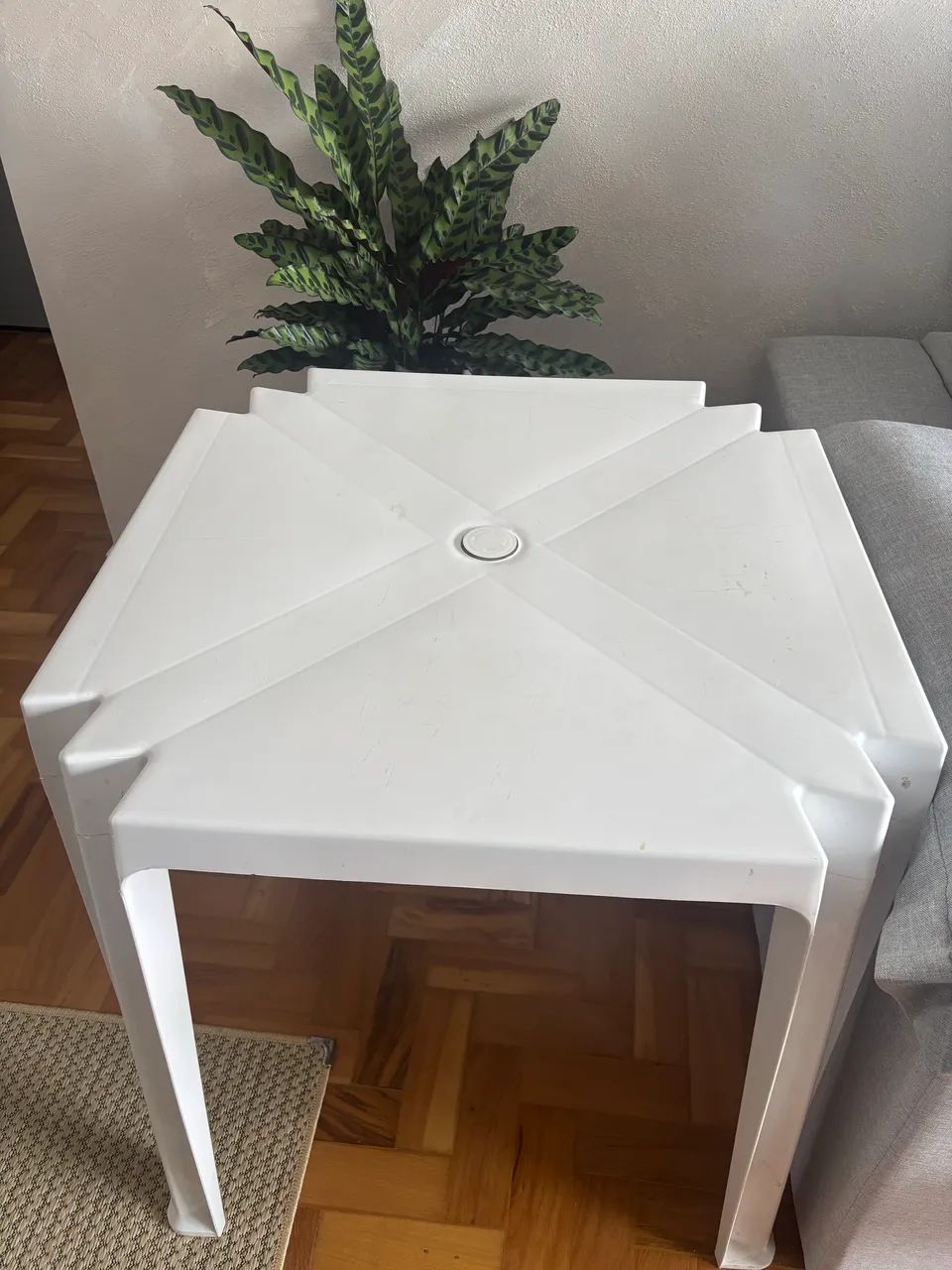 Mesa quadrada plástica branca 