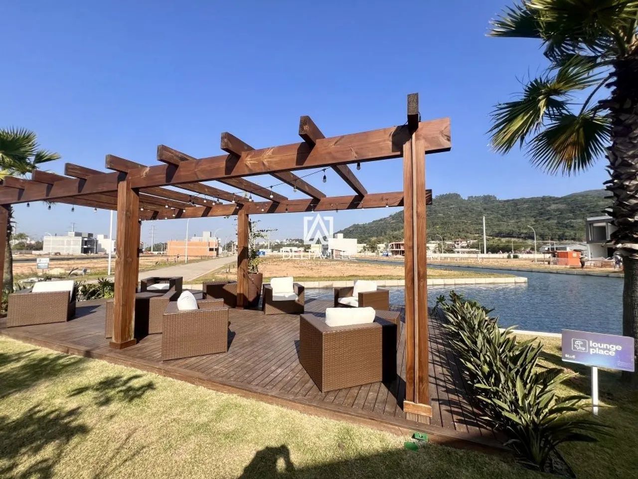 Terreno plano no Deltaville com 150m² e fundo para o lago - Foto 2