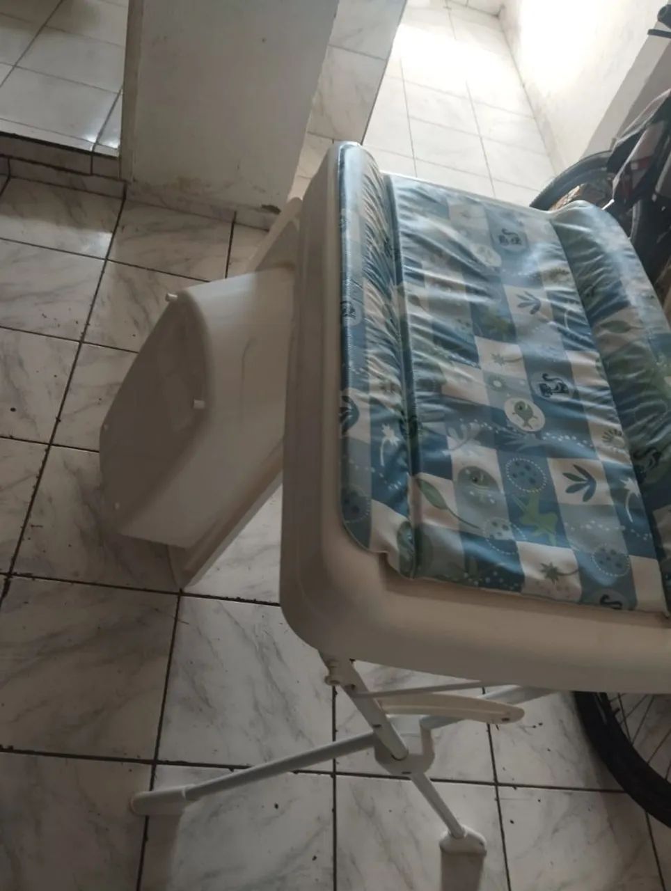 Trocado e banheira de bebe  - Foto 4