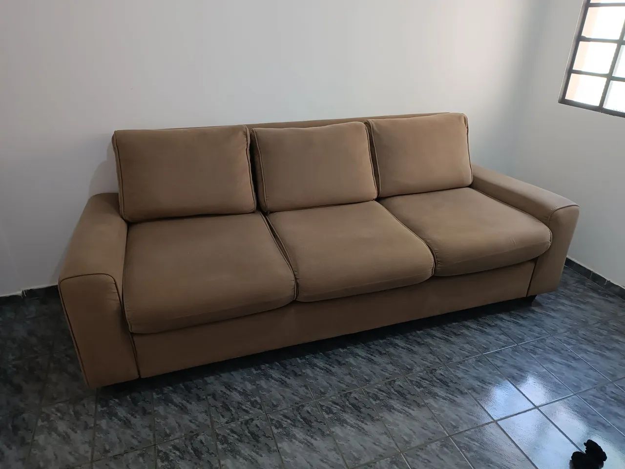 Sofá 3 lugares, grande, confortável  - Foto 2