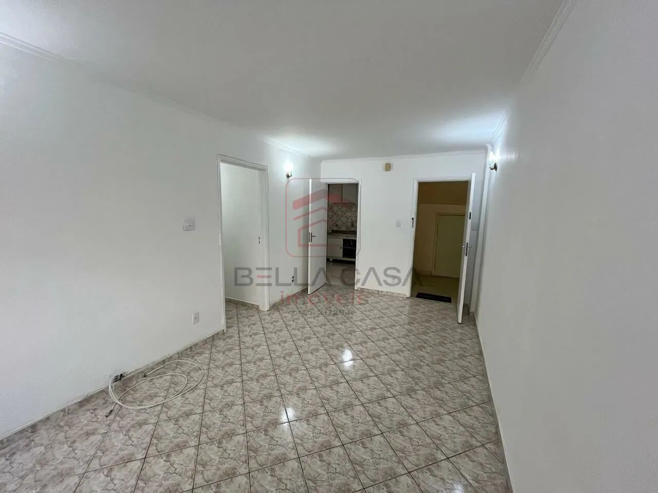 Prédio antigo Conservado - Térreo - 87 m² com quintal e vaga de garagem - 3 dormitórios e  - Foto 5
