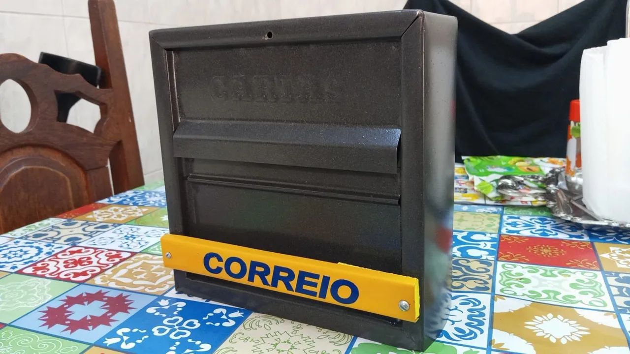 Caixa de Correios para Grade