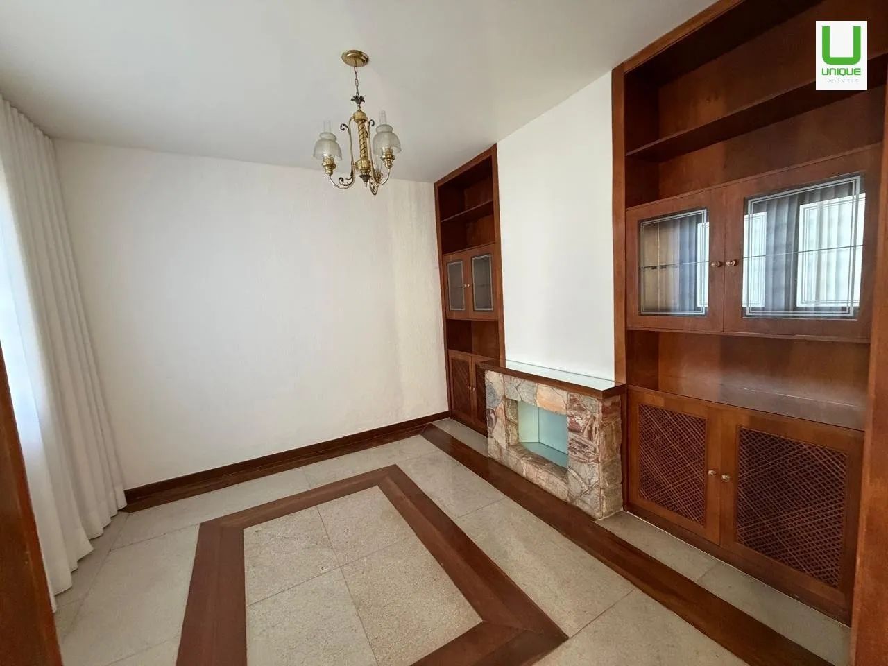 Ampla casa de alto padrão, com excelente local - Foto 4
