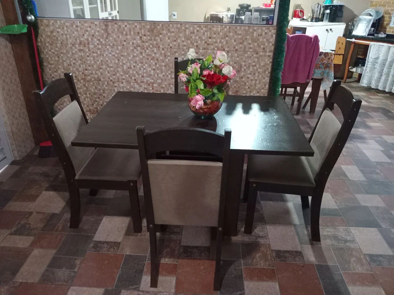 Mesa com 4 cadeiras  - Foto 5