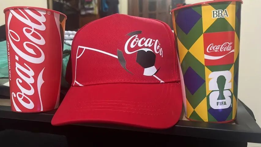 colecao coca cola Bone bandeira copo
