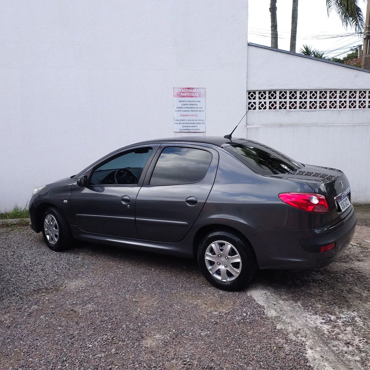 Peugeot 207 Sedan Passion XR 1.4 Flex 8V 4P 2010 - Foto 9