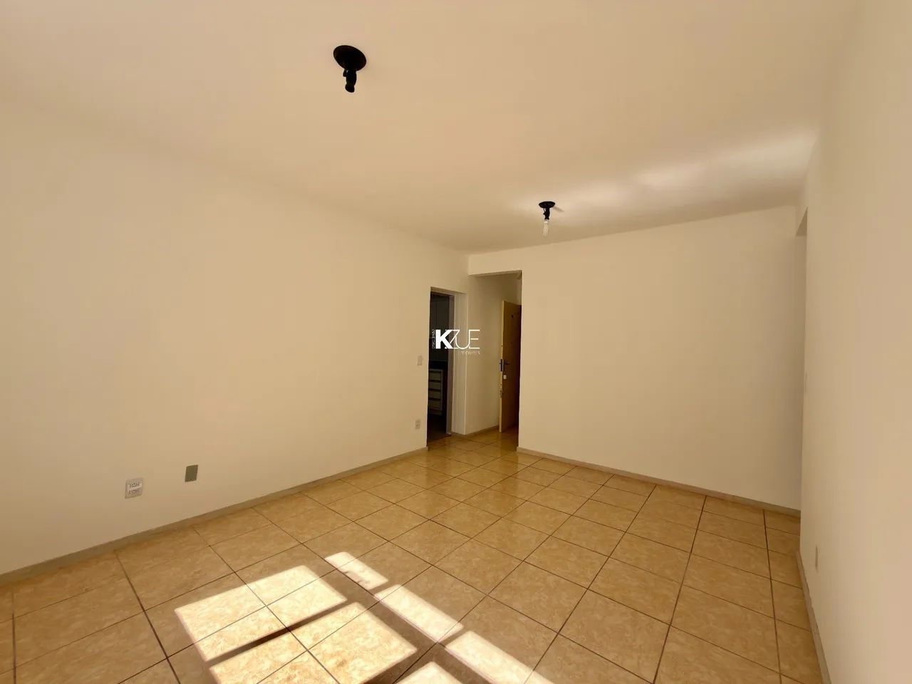 Apartamento 02 dormitórios para locação, em Coqueiros, Florianópolis SC.