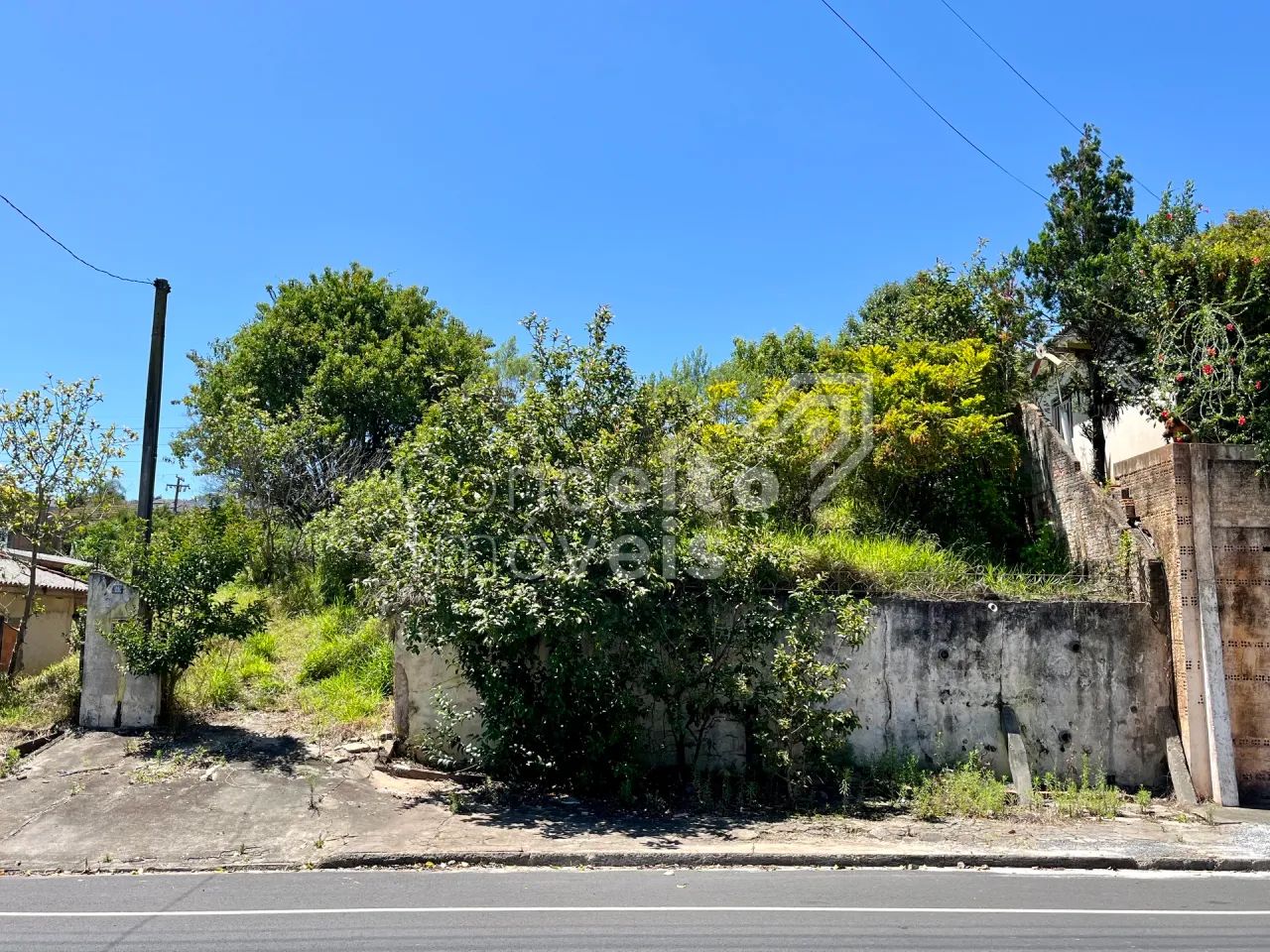 Terreno com 616m² - Uvaranas
