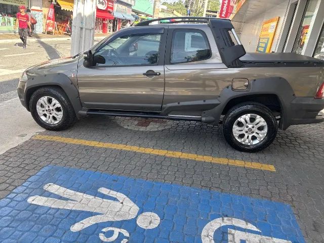 Fiat Strada Adventure1.8/ 1.8 Locker Flex CD 2011 - Foto 4