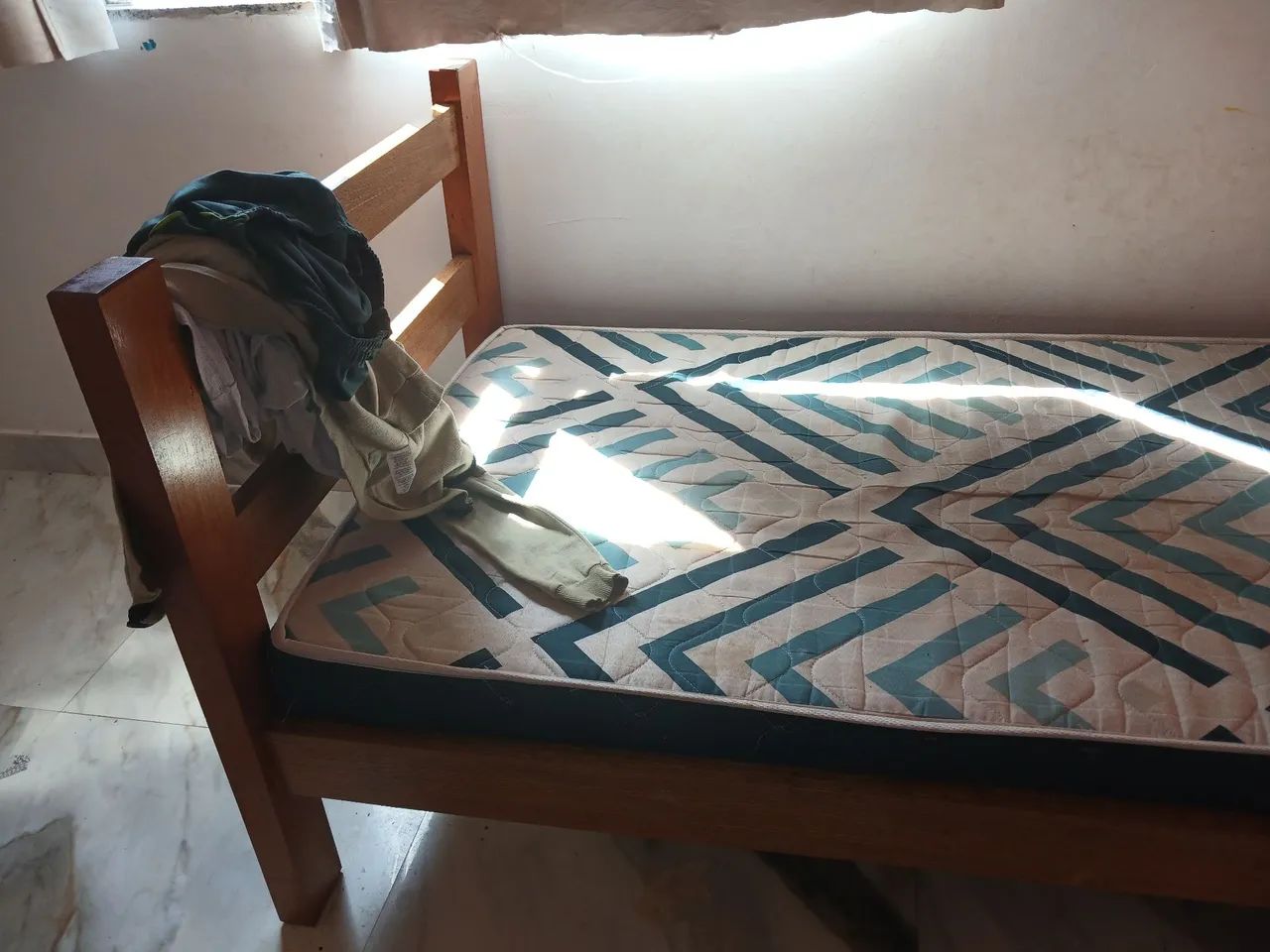 Vendo camas solteiro/beliche