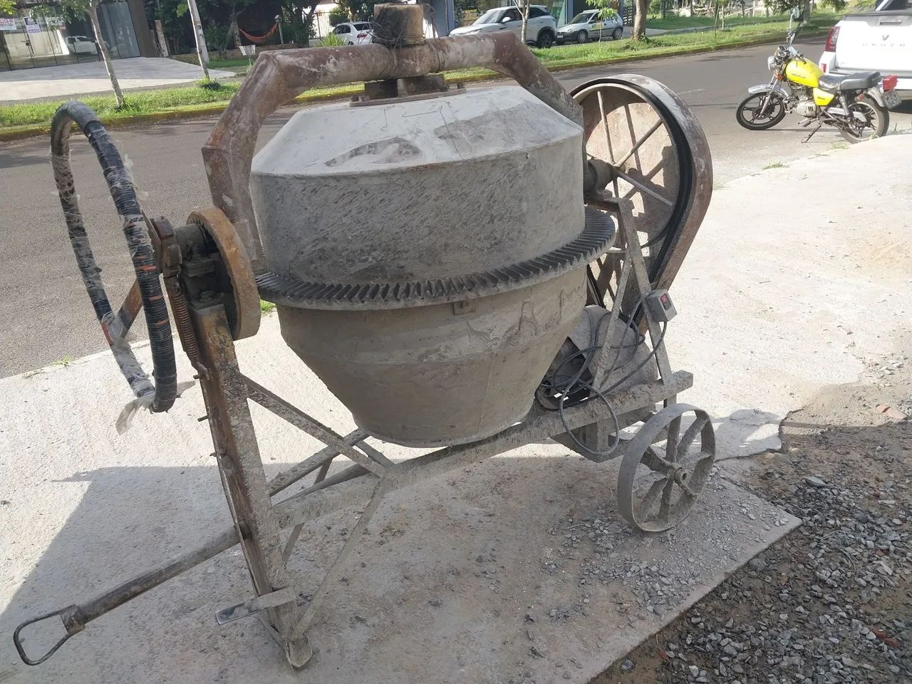 Betoneira 325L
