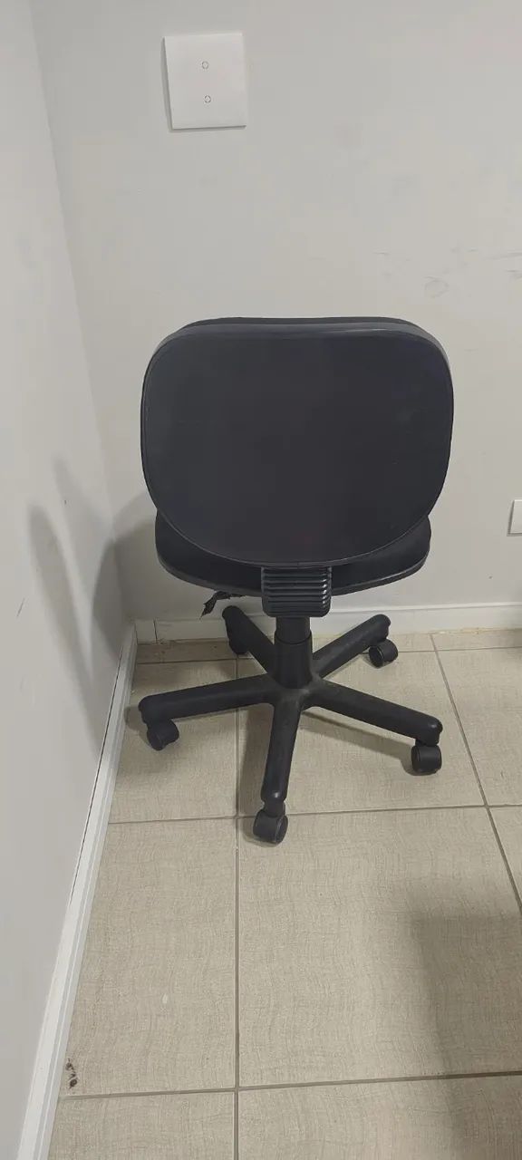 Cadeira de Escritório Simples - Foto 3