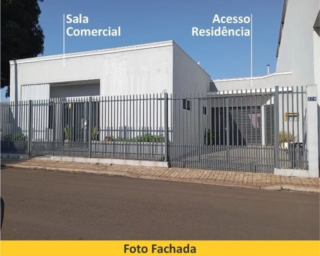 Casa com Sala Comercial