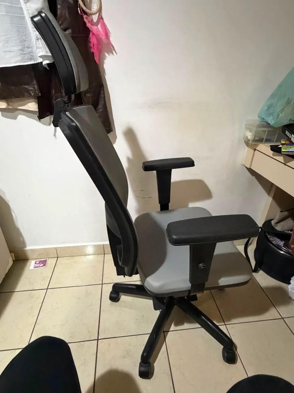 Cadeira Ergométrica Escritório Casa Confortável Reclinável Plaxmetal Cinza - Foto 5