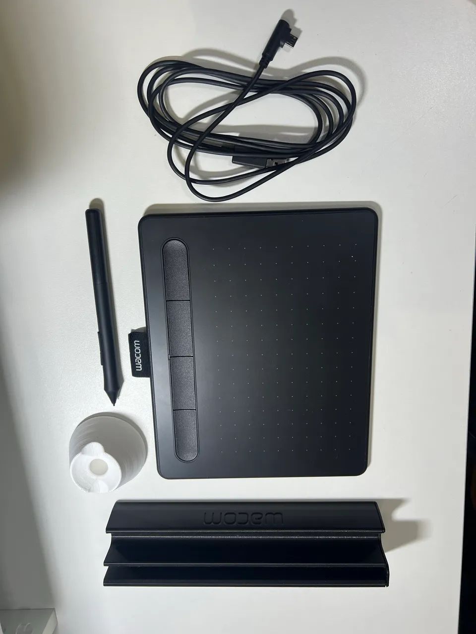 Mesa Digitalizadora Wacom Intuos CTL-4100 + Caneta e Suportes