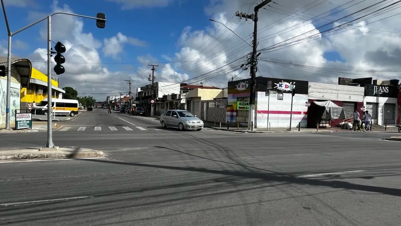 Ponto Comercial para Venda em Aracaju, Bugio, 3 dormitórios, 1 suíte, 2 banheiros, 1 vaga - Foto 2