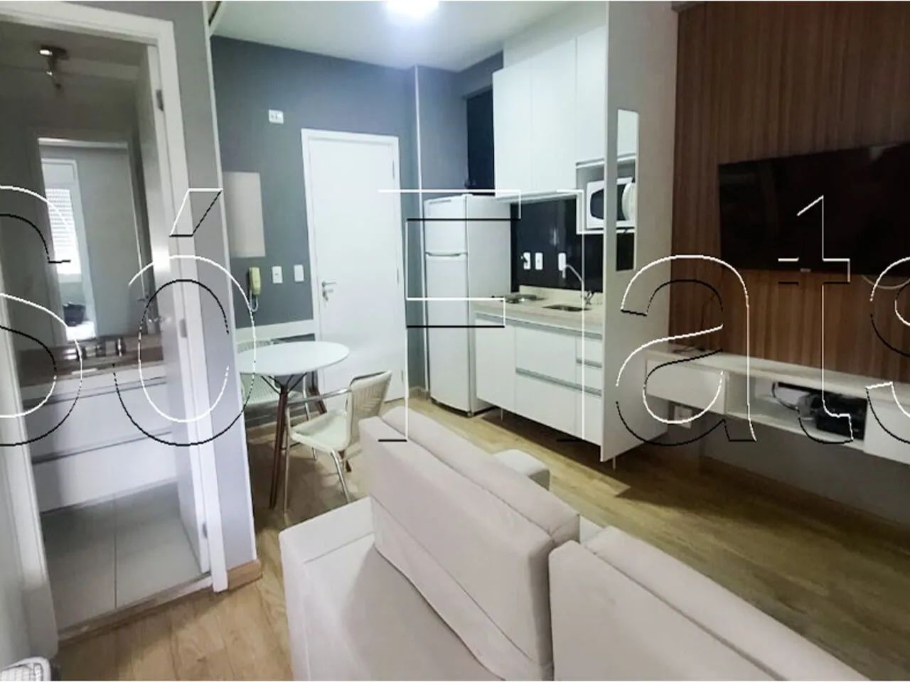 Studio Mobiliado na Vila Olímpia com 44m² e Varanda Próximo à Faria Lima