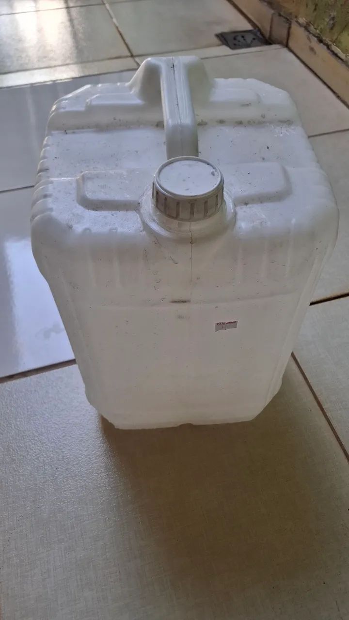 Baldes de 20 litros 10 reais cada - Foto 2