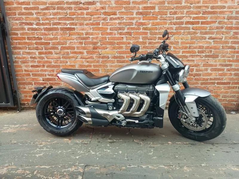 TRIUMPH ROCKET 3R 2023