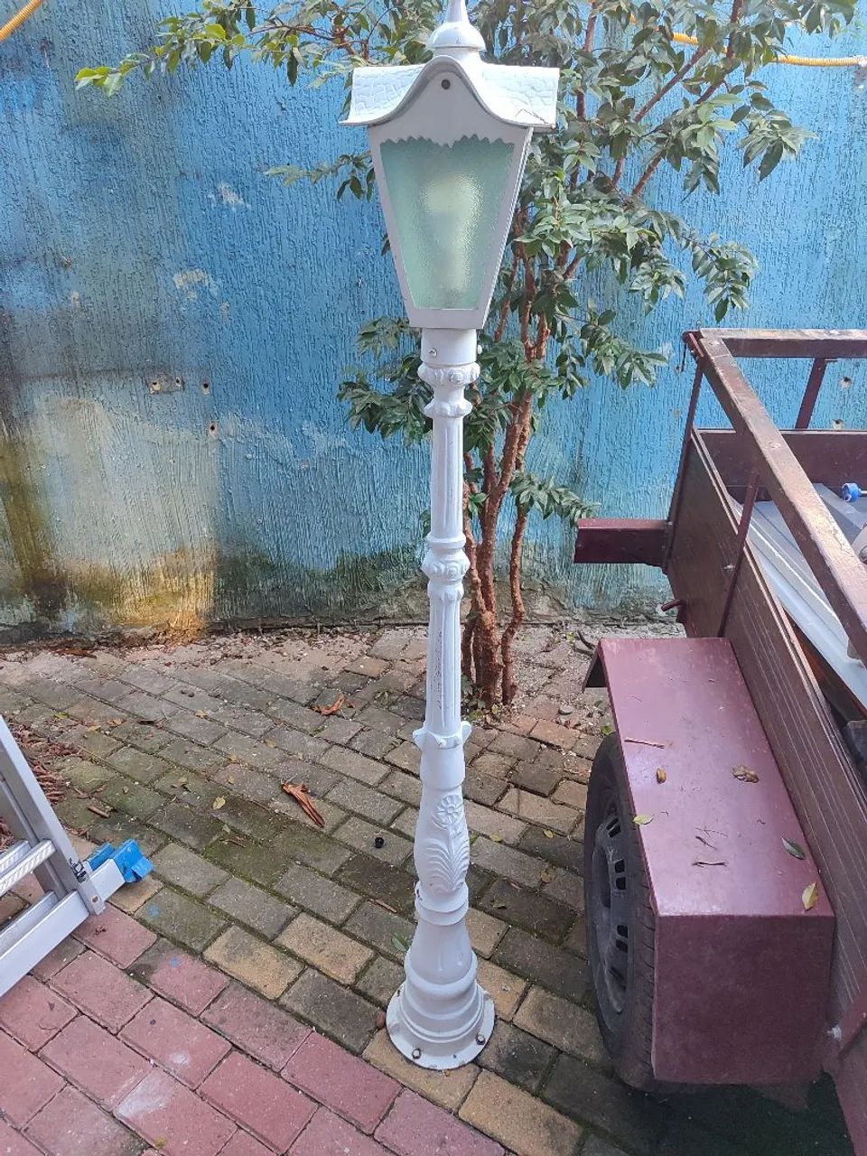 Poste de decoração para jardim 