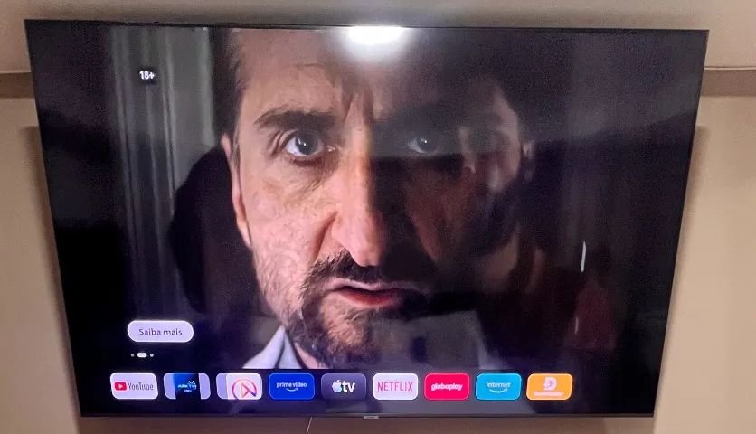 TV SAMSUNG 75 COM GIRO VISÃO ARTICULADO