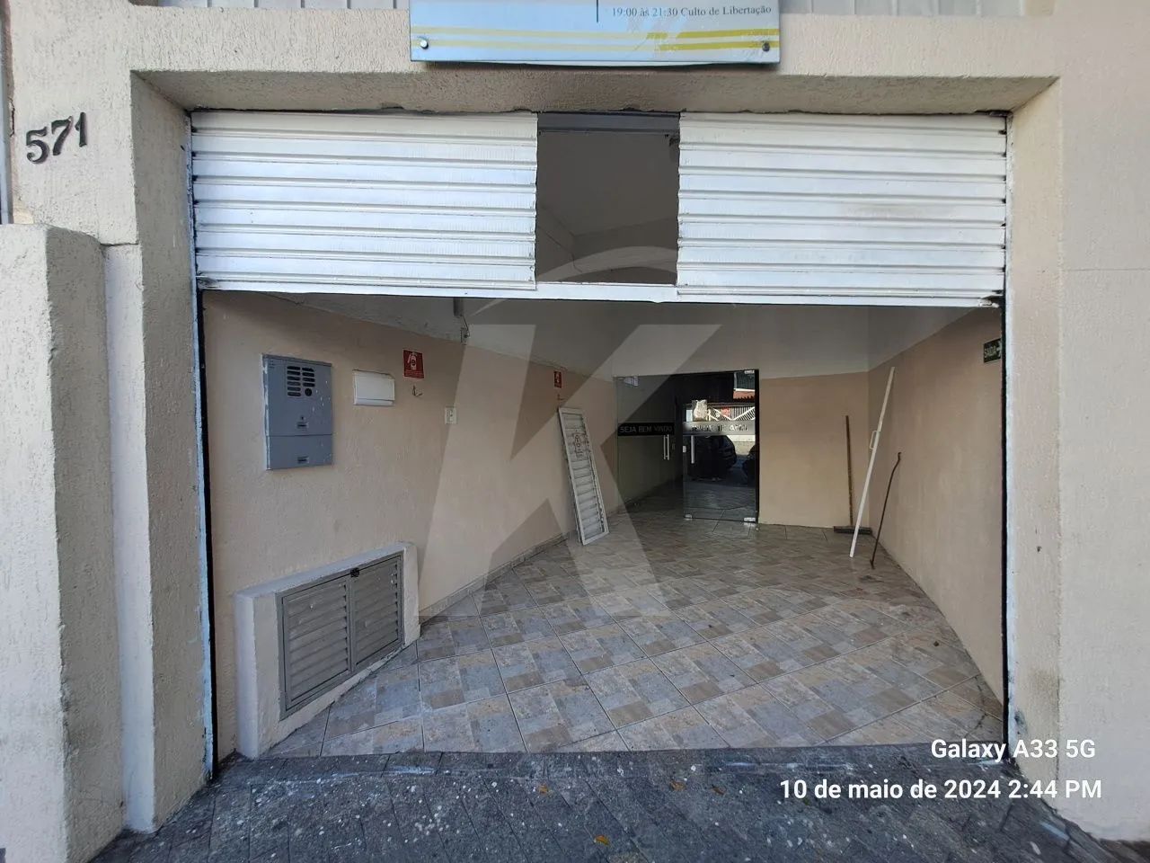 Salão comercial com 2 banheiros - Foto 2