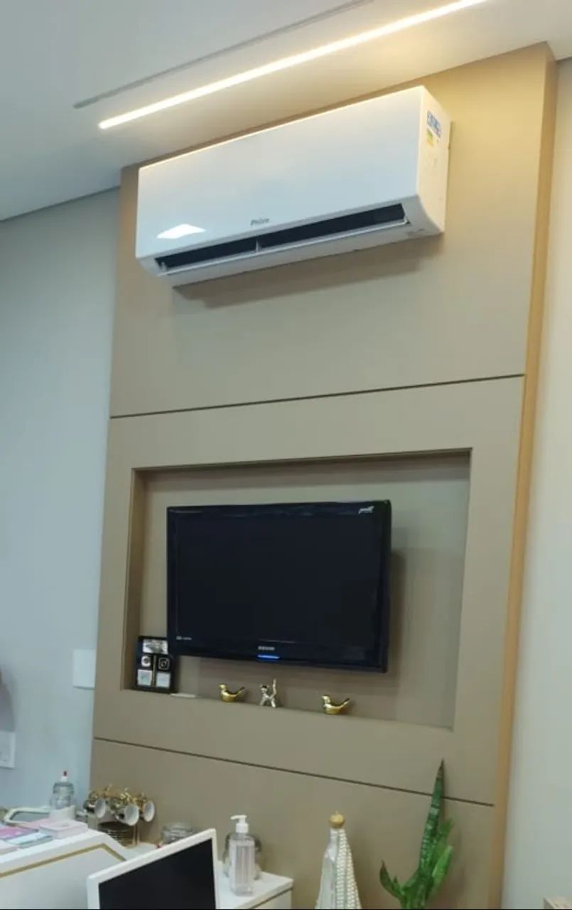 Painel de TV em MDF( Precisa de ajustes)